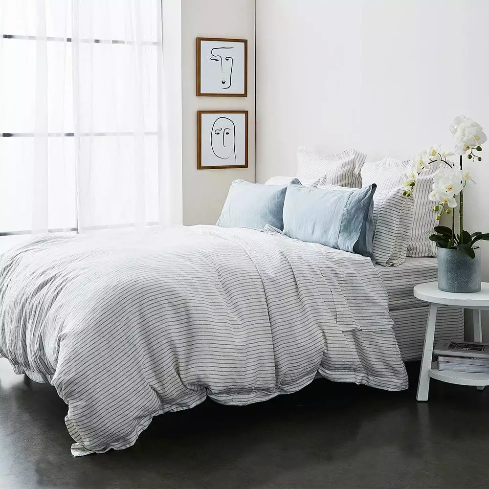 Antwerp Linen Fitted Sheet - White & Charcoal 4 Antwerp Linen Fitted Sheet - White & Charcoal - Image 3