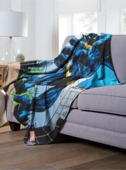 Marvel Black Panther Jumping Off Throw Blanket -Cozy Comfort Shop 19293432 av2